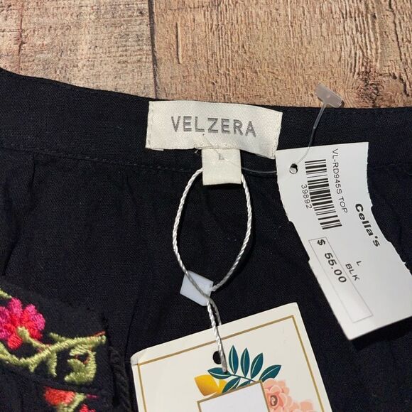 Velzera large embroidered floral top Nwt - Picture 11 of 13